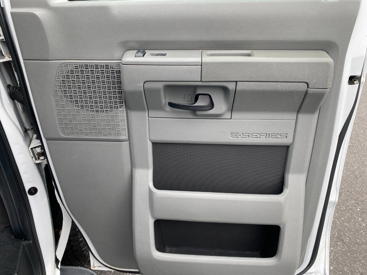 Used 2012 Ford E-350 and Econoline 350 XL RWD image 22