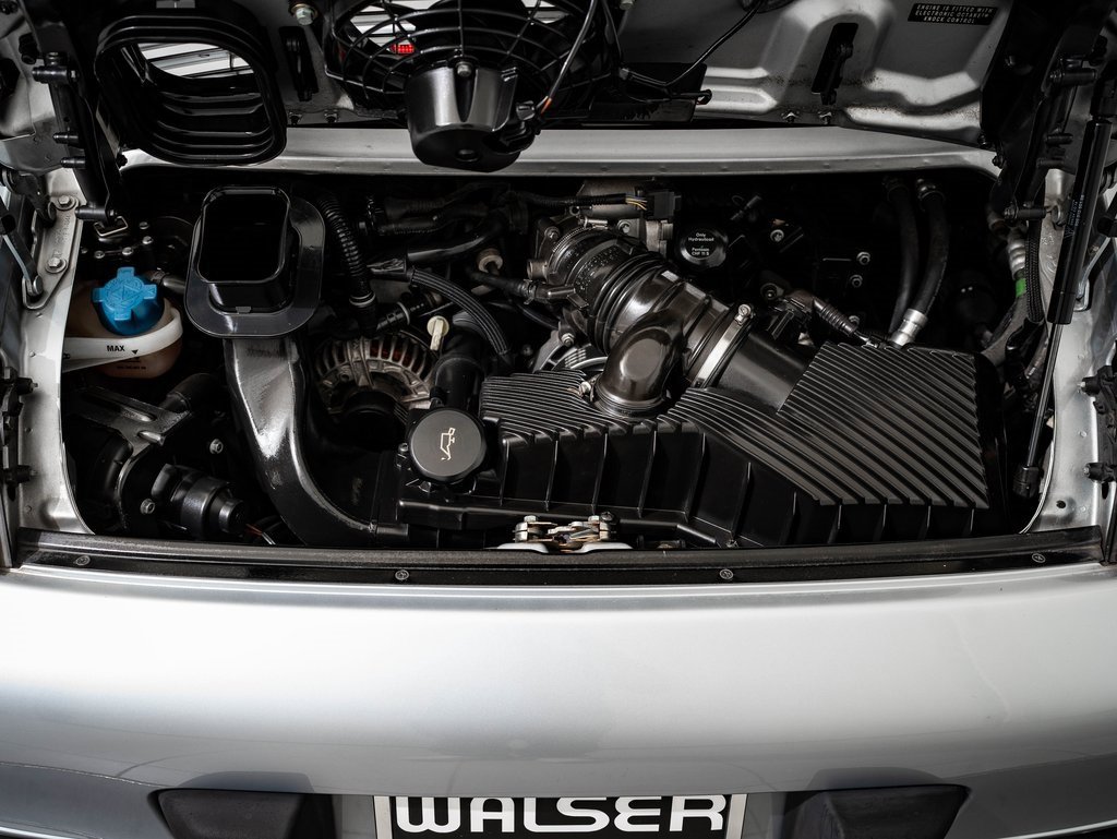 Used 2001 Porsche 911 Carrera 4 image 21