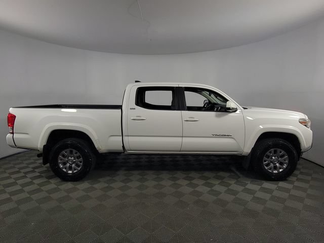 Used 2017 Toyota Tacoma SR5 AWD/4WD image 10