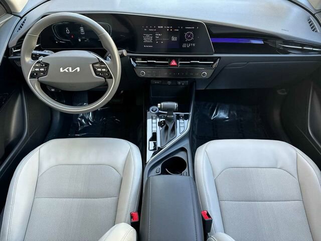Used 2024 Kia Niro EX FWD image 16