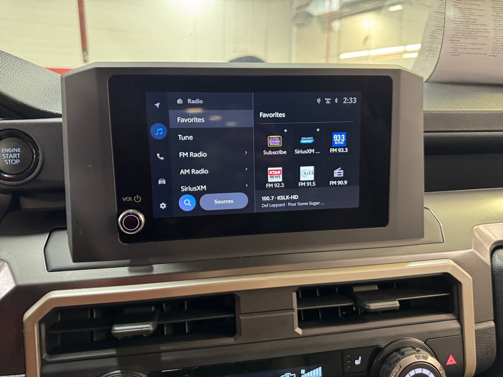 Certified 2025 Toyota Tacoma SR5 AWD/4WD image 26