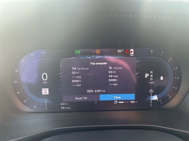 Certified 2025 Volvo XC40 B5 Plus image 21