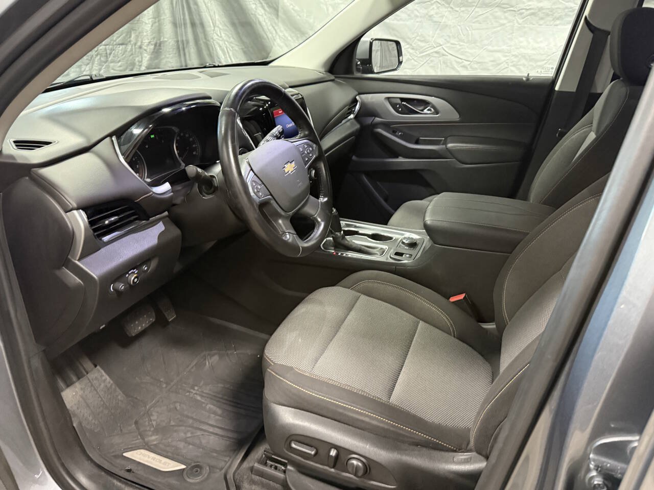 Used 2020 Chevrolet Traverse LT w/ LPO, Floor Liner Package AWD/4WD image 18