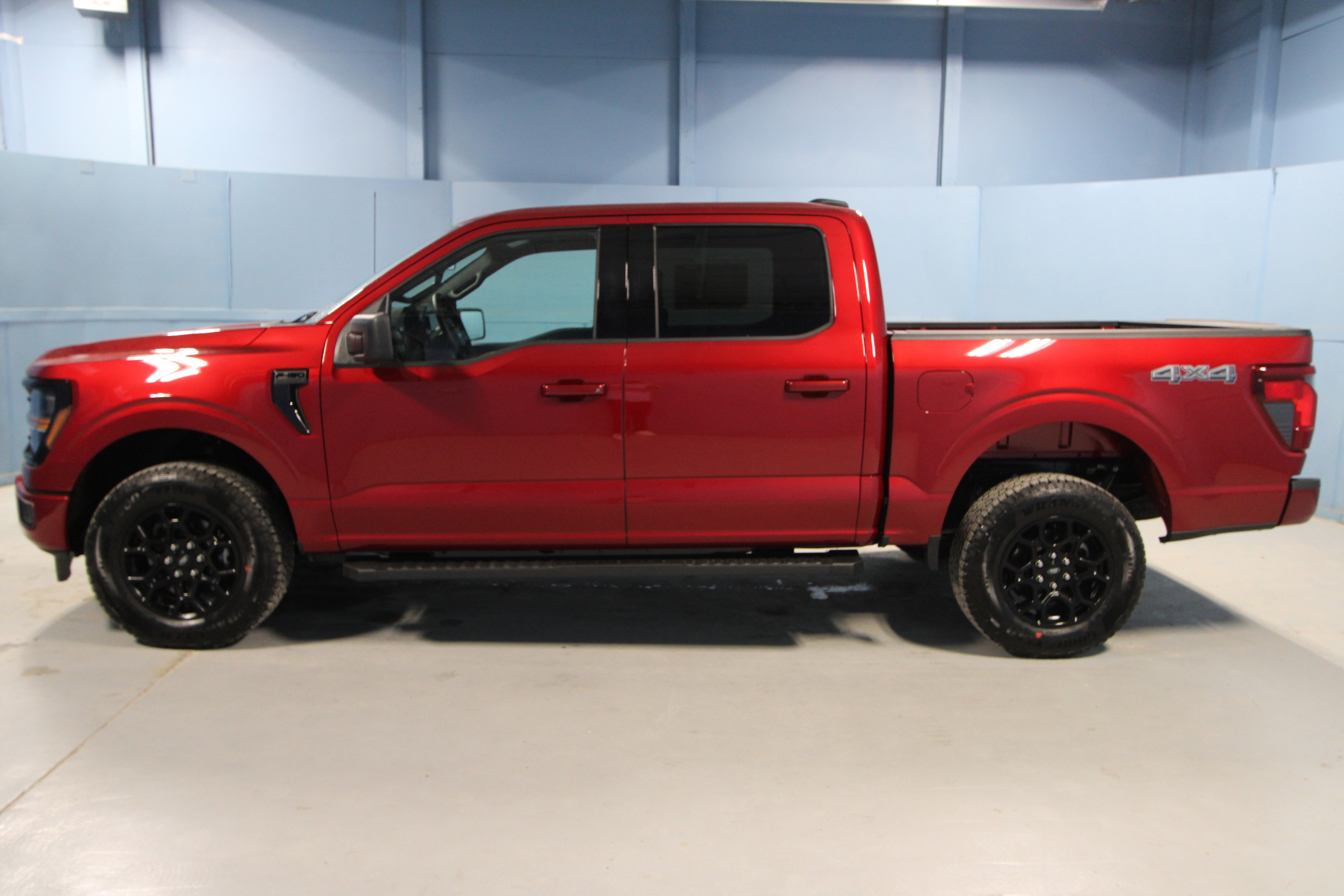 New 2026 Ford F150 XLT w/ XLT Black Appearance Package AWD/4WD image 23