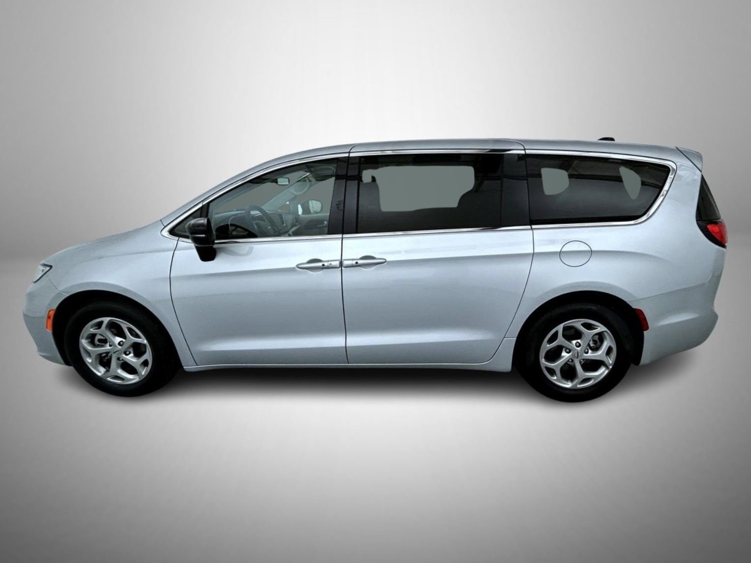 Used 2024 Chrysler Pacifica Limited image 8