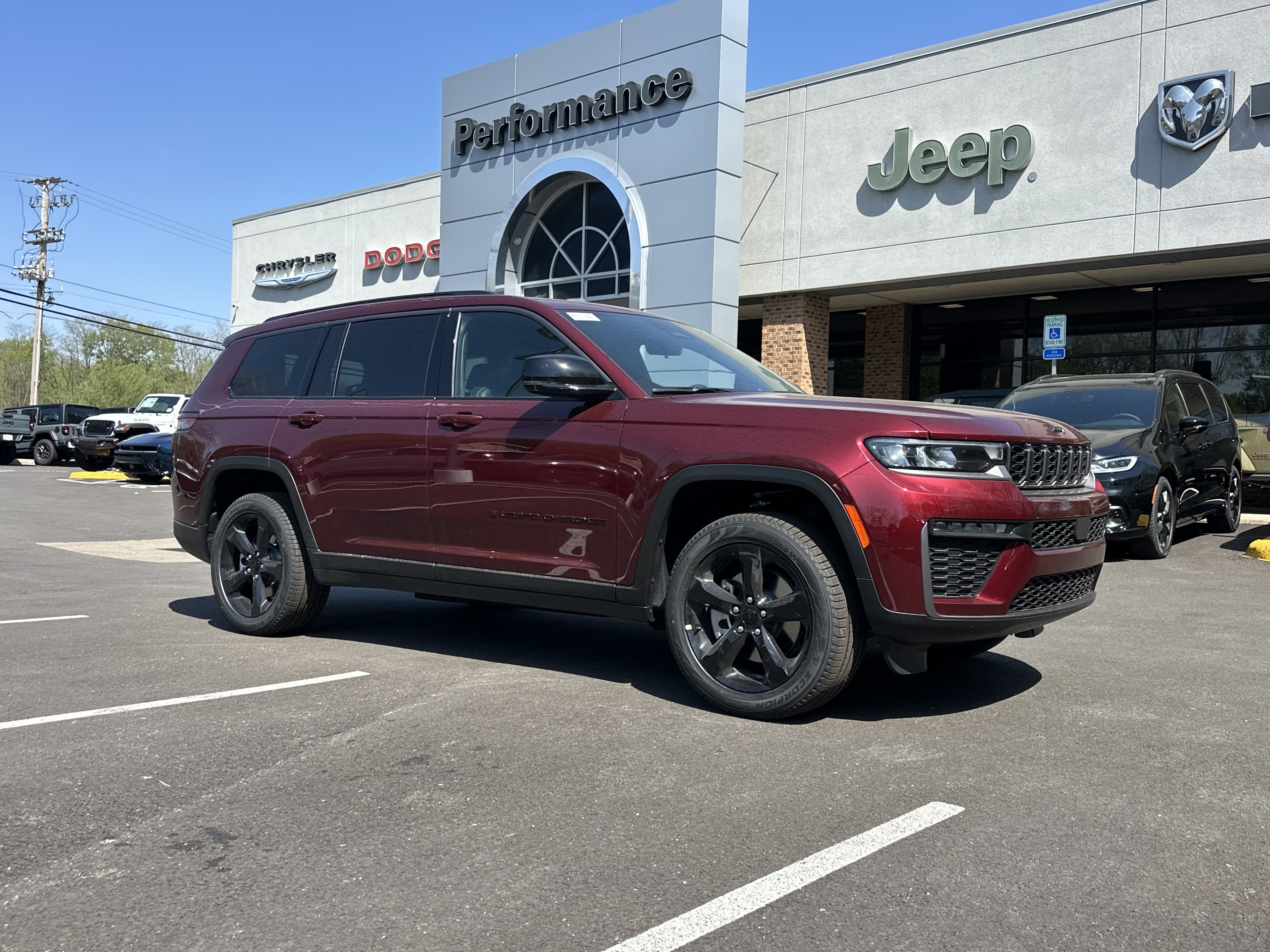 New 2026 Jeep Grand Cherokee L Limited w/ Limited Altitude Package AWD/4WD image 19