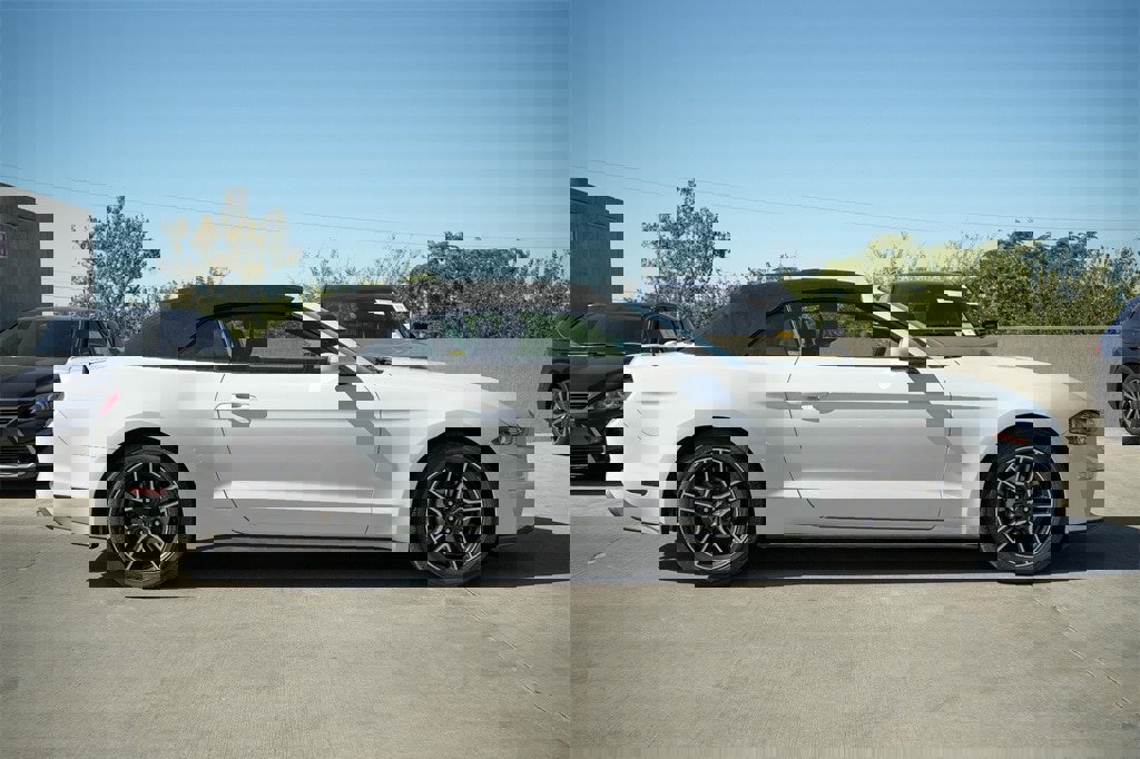 Used 2022 Ford Mustang Premium image 7