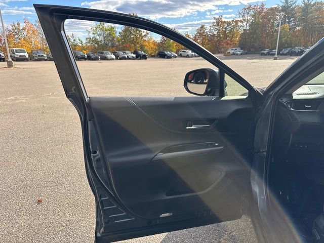 Used 2022 Toyota Venza LE image 25