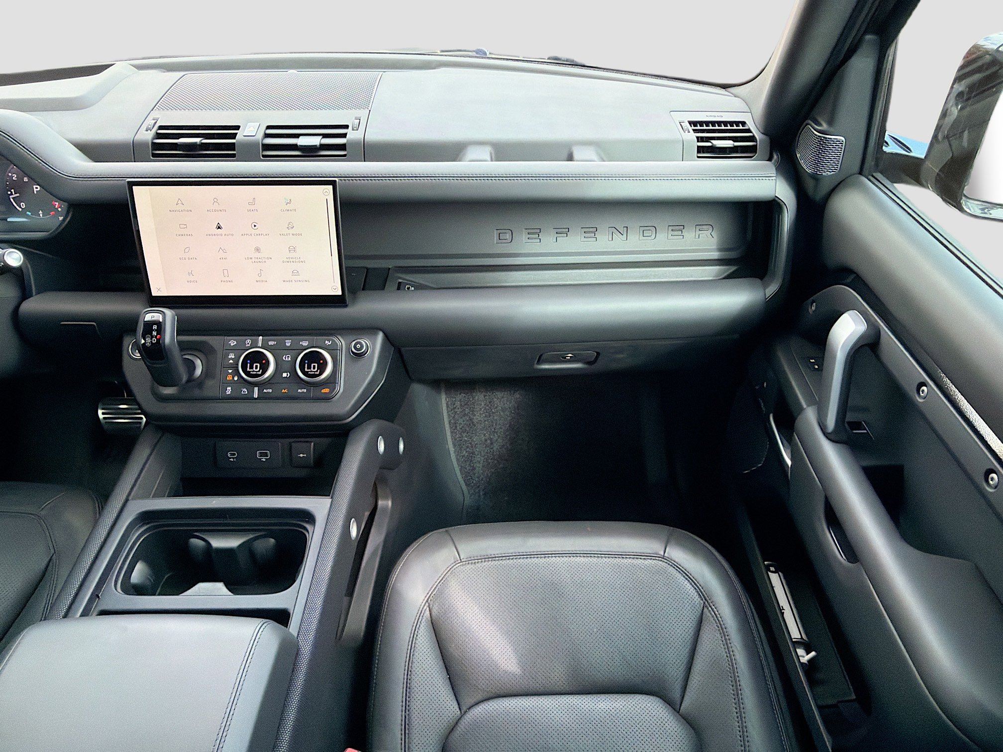 Used 2024 Land Rover Defender 110 V8 image 18