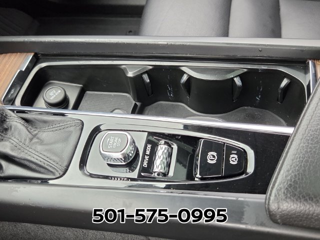 Used 2021 Volvo XC60 T5 Momentum w/ Protection Package Premier AWD/4WD image 32