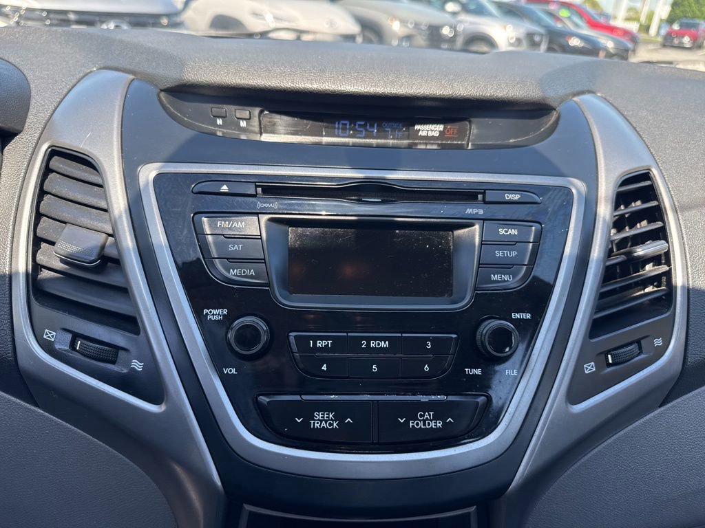 Used 2016 Hyundai Elantra SE FWD image 18