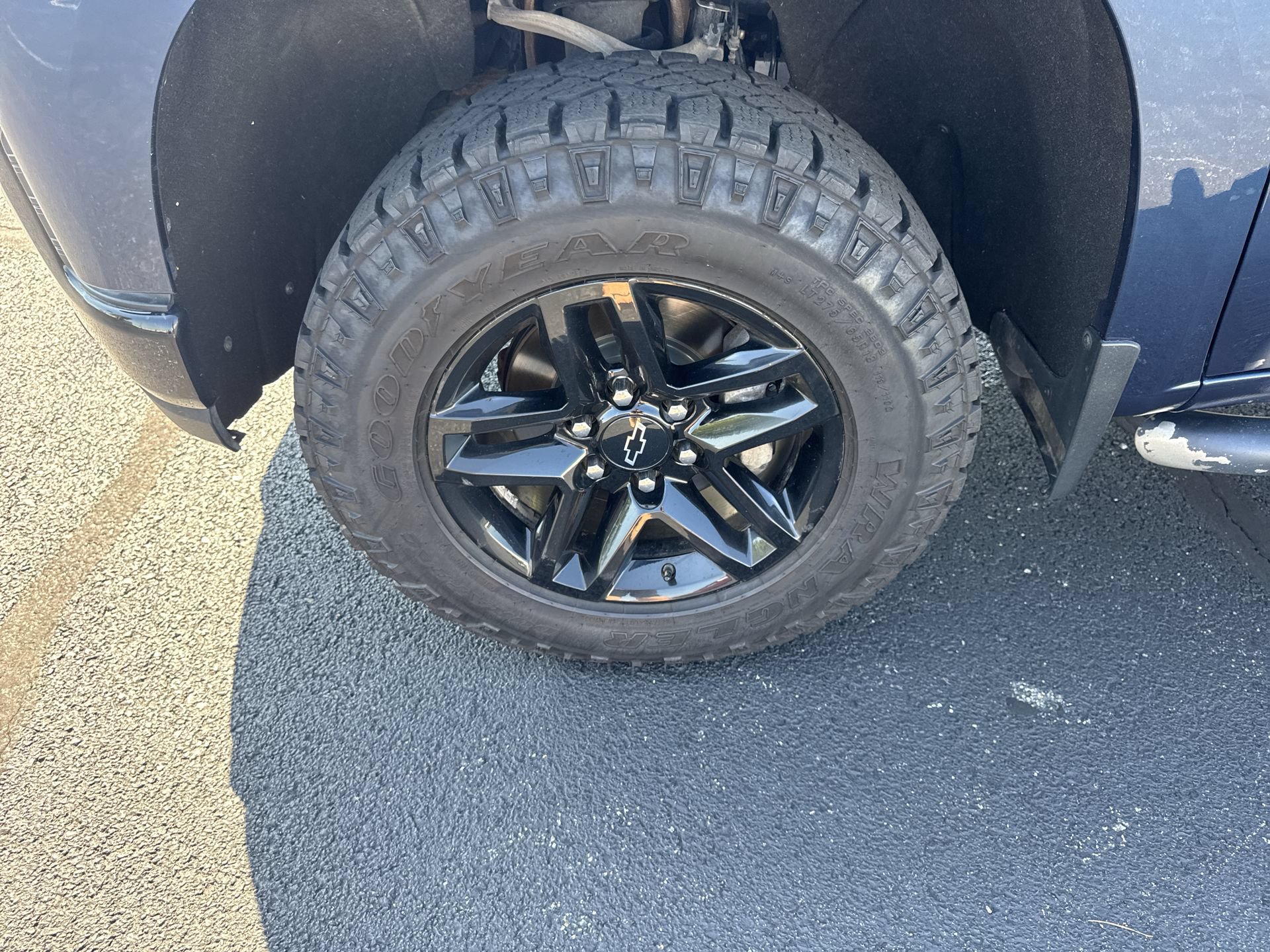 Certified 2021 Chevrolet Silverado 1500 LT Trail Boss w/ LPO, Dark Essentials Package AWD/4WD image 10