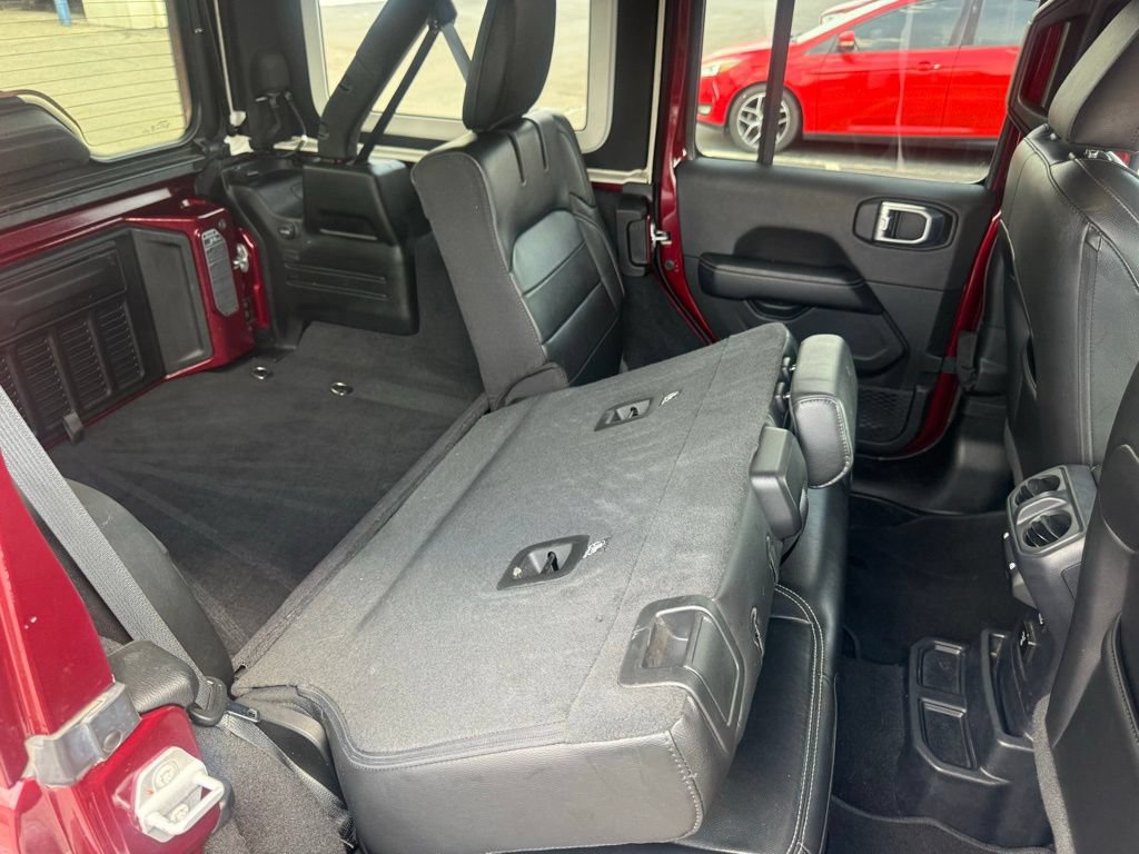 Used 2021 Jeep Wrangler Unlimited Sahara w/ Cold Weather Group AWD/4WD image 59