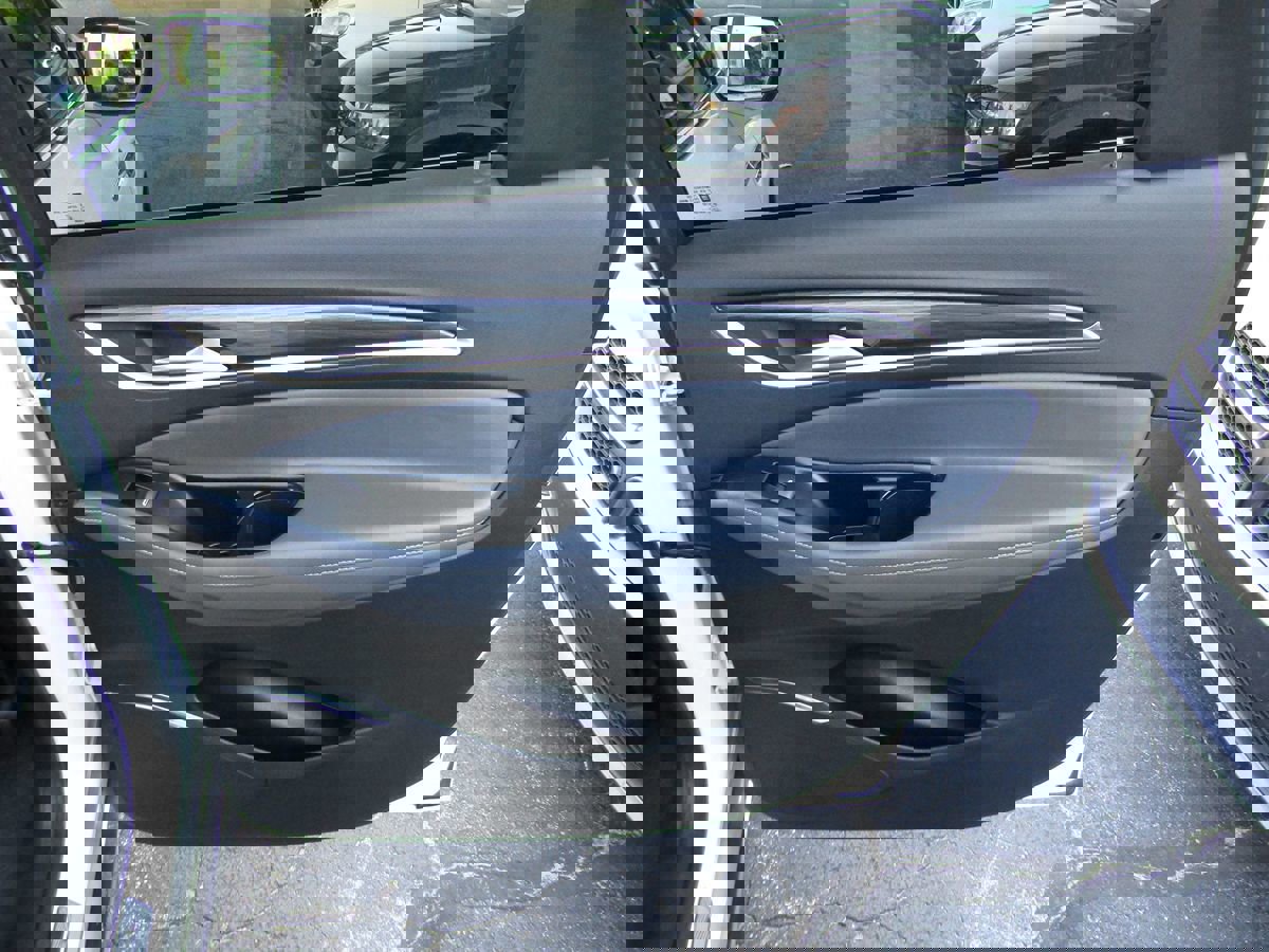 Used 2024 Buick Enclave Premium image 33