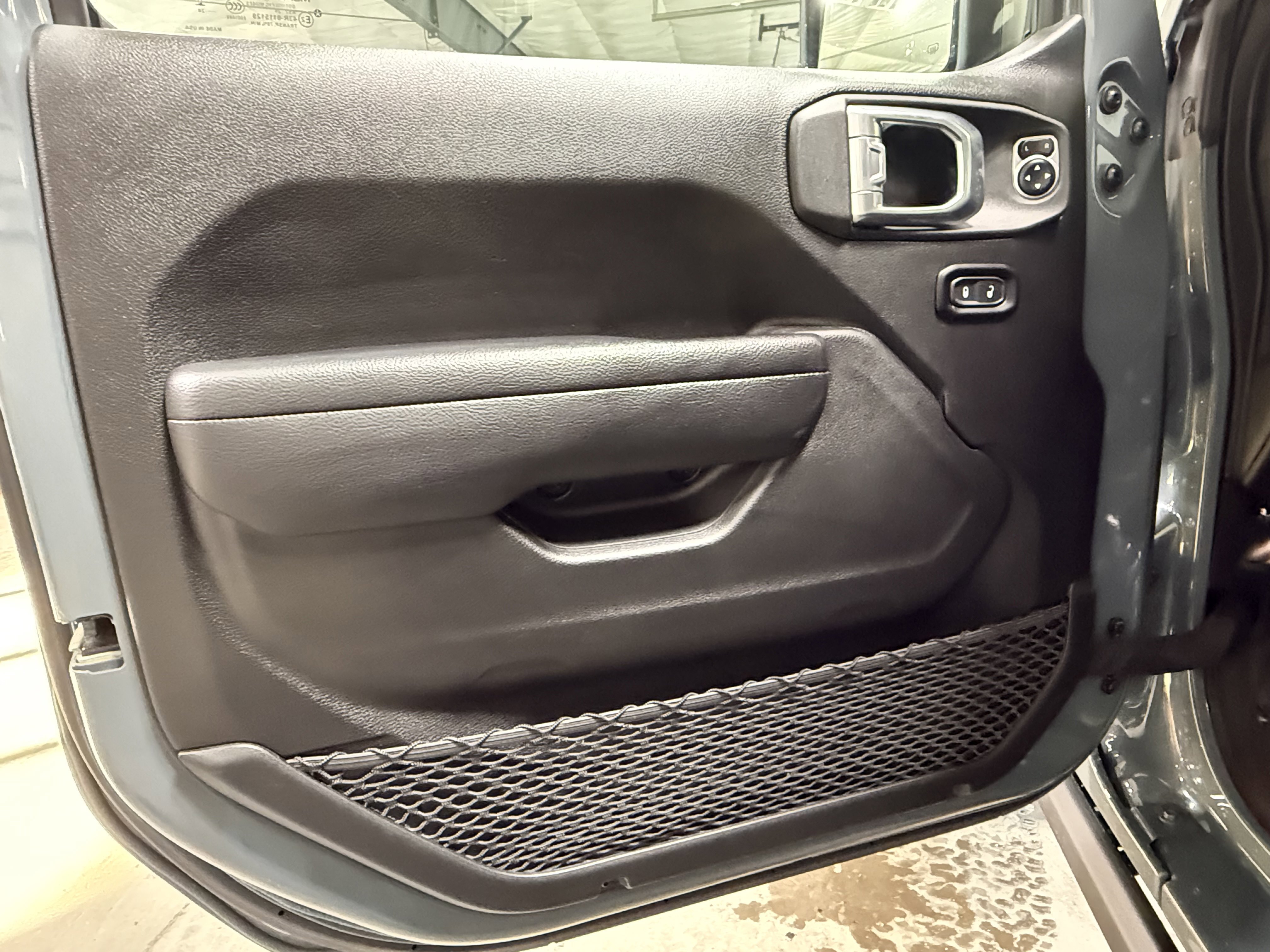 Used 2024 Jeep Wrangler Unlimited Rubicon 4xe w/ Technology Group image 21