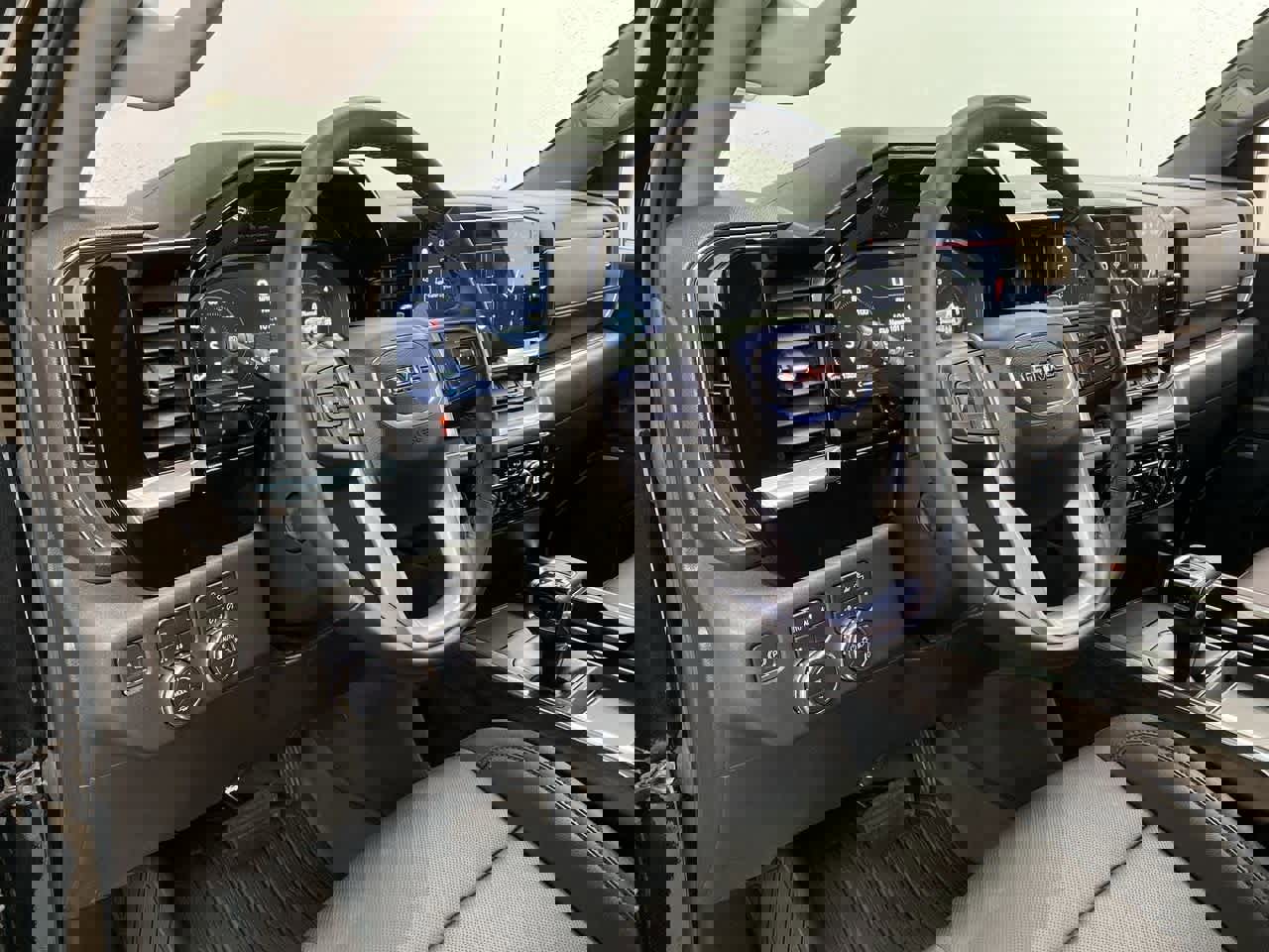 Used 2023 GMC Sierra 1500 SLT w/ SLT Premium Package image 2