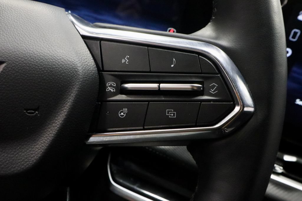 Used 2025 Chevrolet Equinox LT FWD image 28