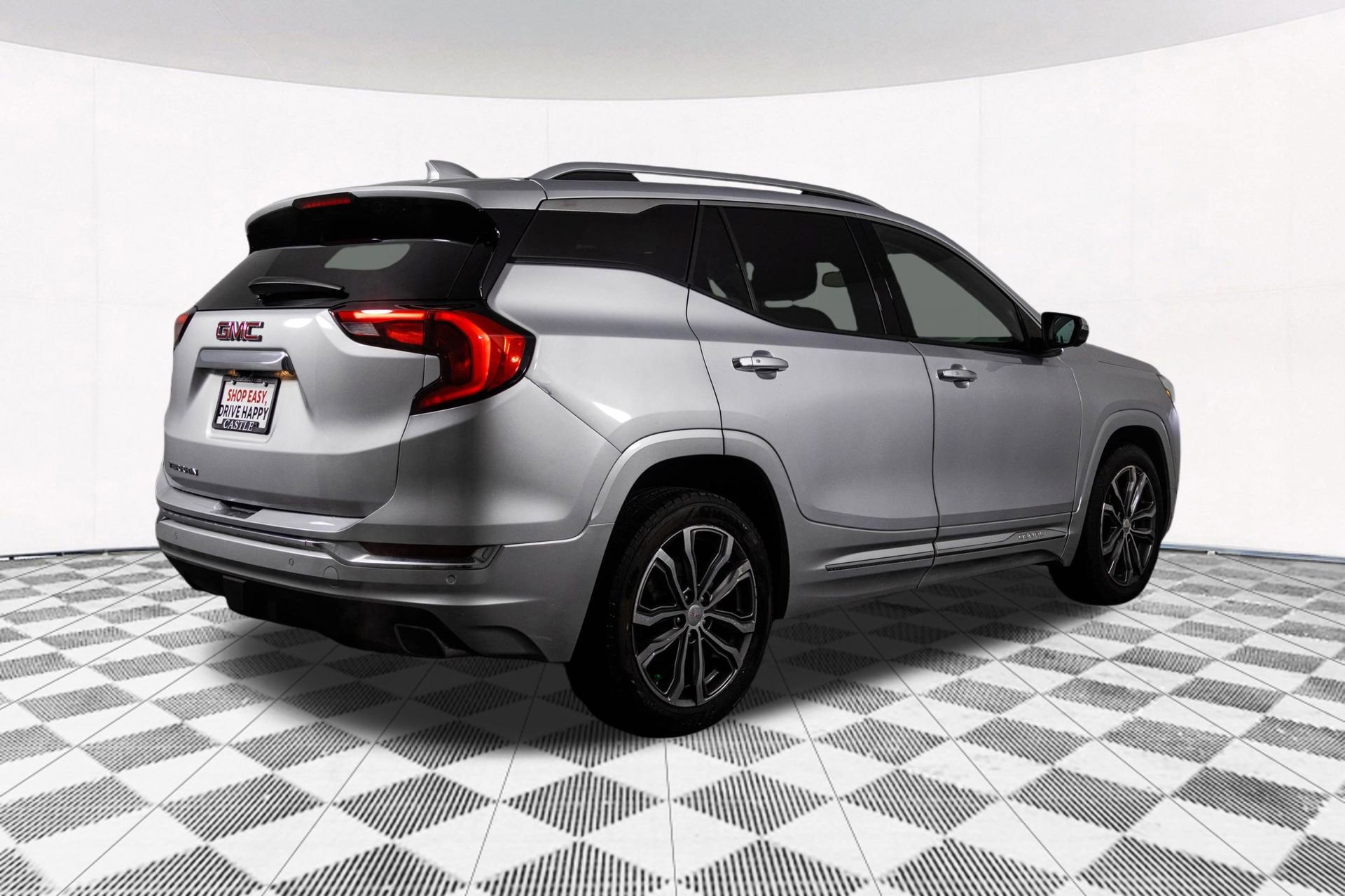 Used 2019 GMC Terrain Denali w/ Advanced Safety Package image 16