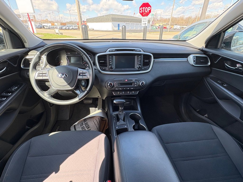 Used 2019 Kia Sorento LX w/ LX Convenience Package image 11