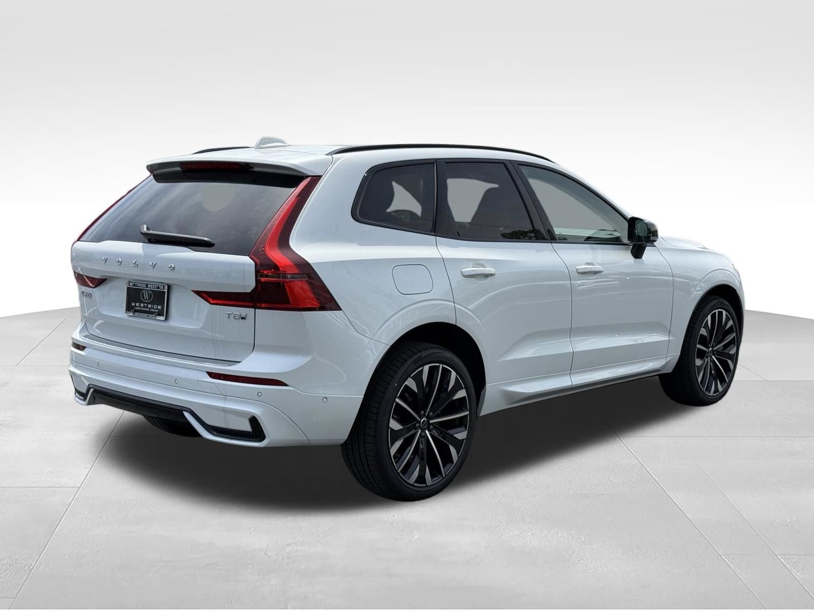 New 2026 Volvo XC60 T8 Ultra w/ Protection Package Premier AWD/4WD image 6