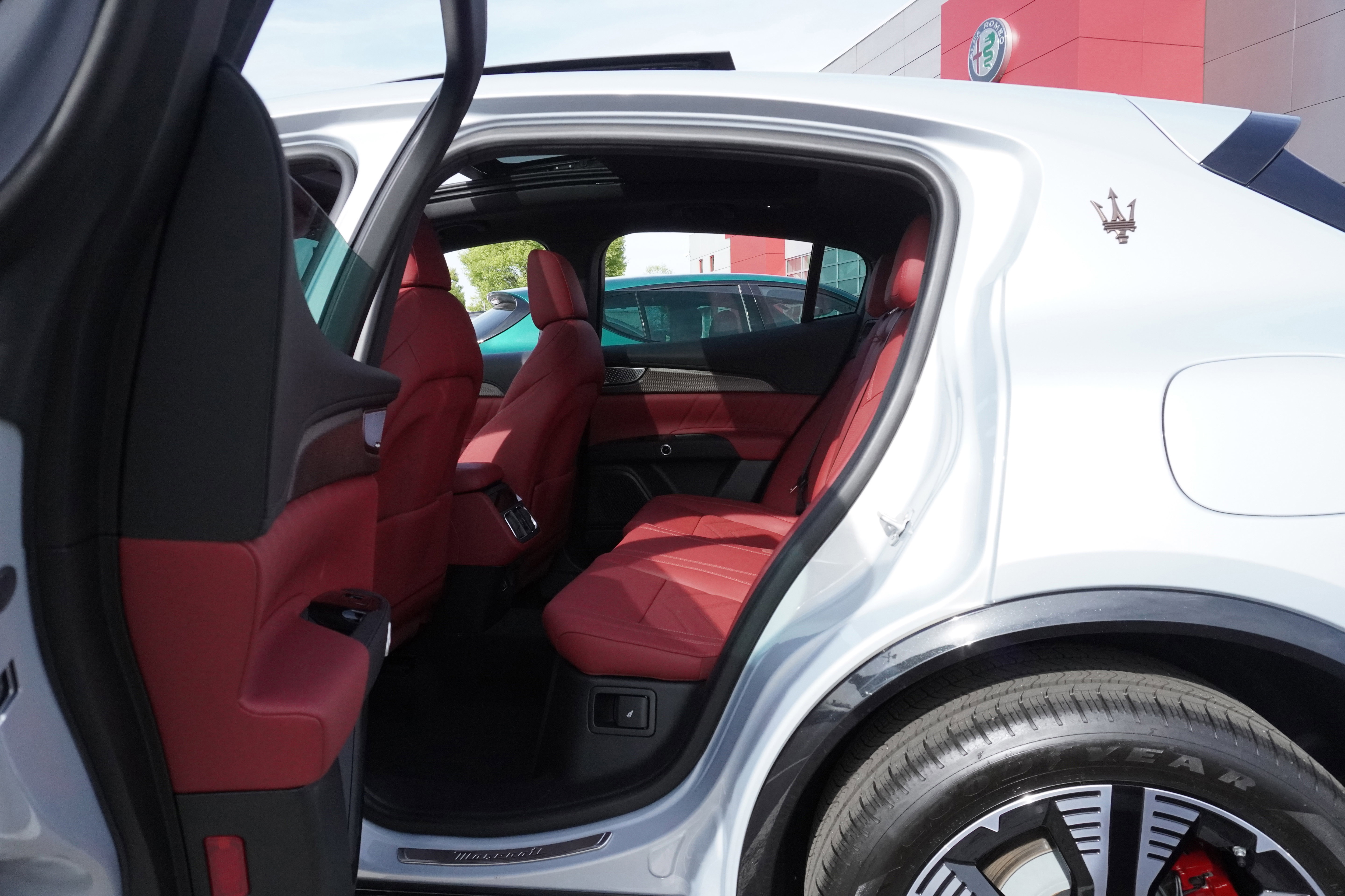 New 2025 Maserati Grecale Folgore image 29