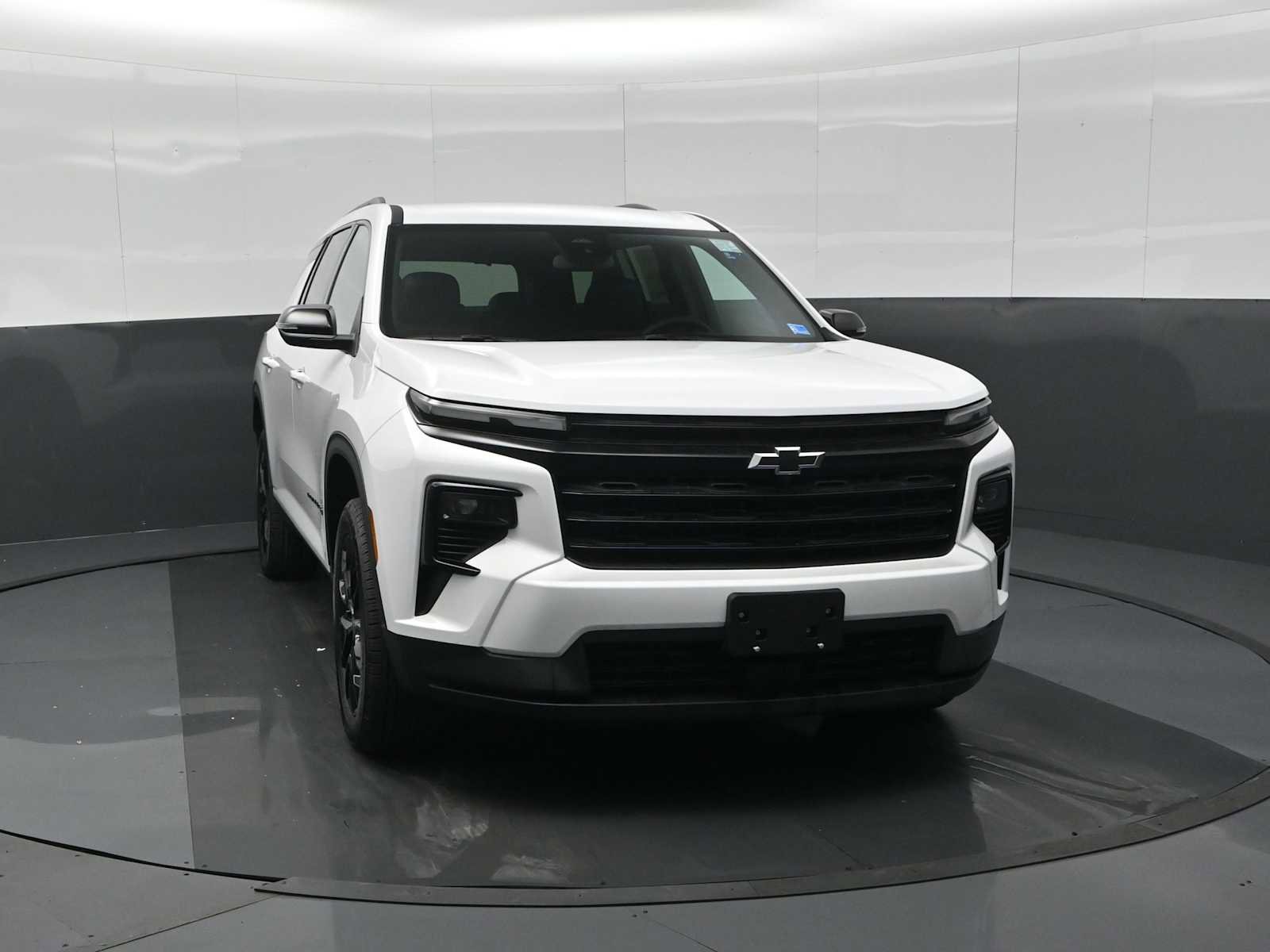 New 2026 Chevrolet Traverse LT image 3