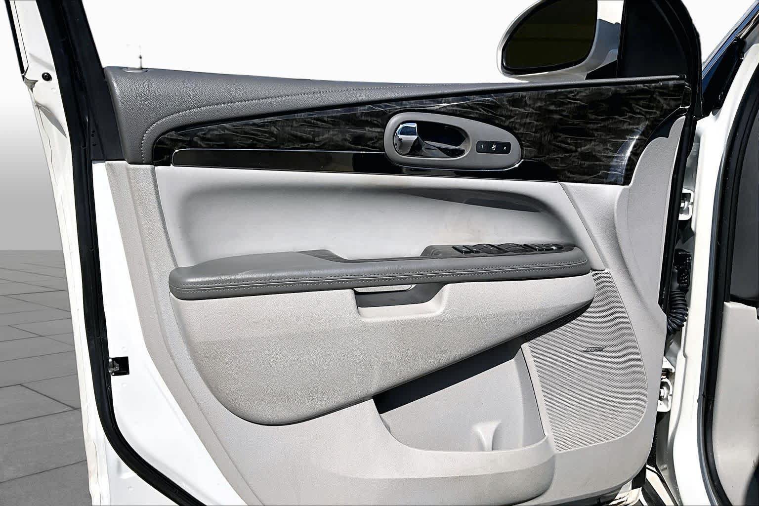 Used 2013 Buick Enclave Premium FWD image 20