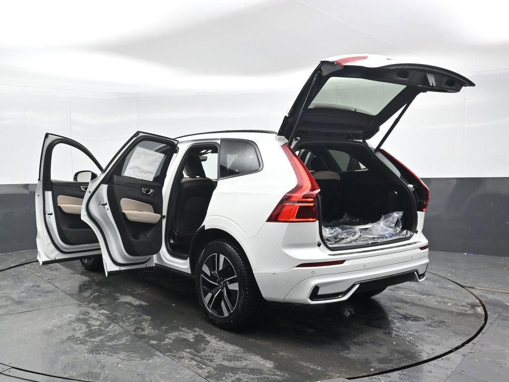 New 2026 Volvo XC60 B5 Plus w/ Protection Package Premier image 46