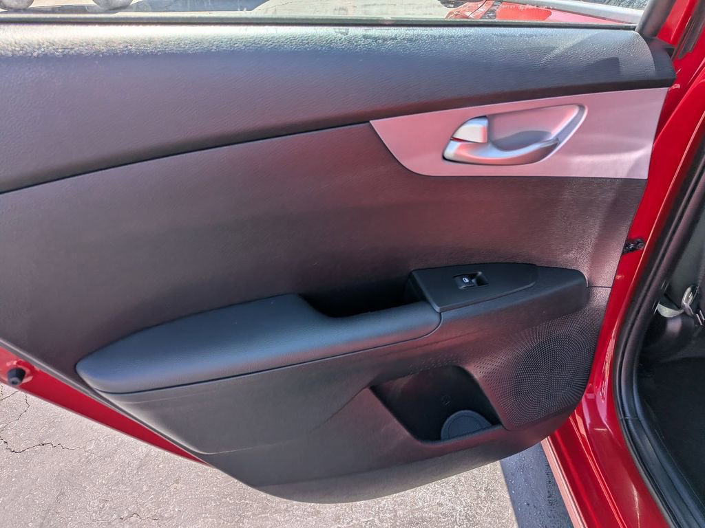 Used 2024 Kia Forte LXS FWD image 25
