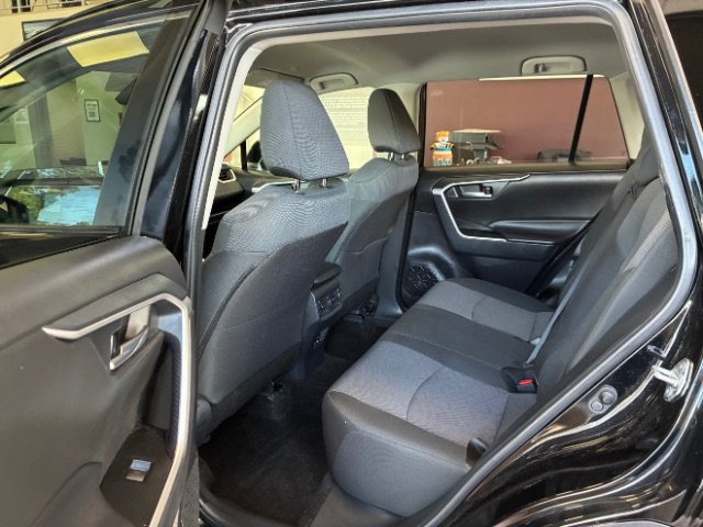 Used 2025 Toyota RAV4 XLE FWD image 22
