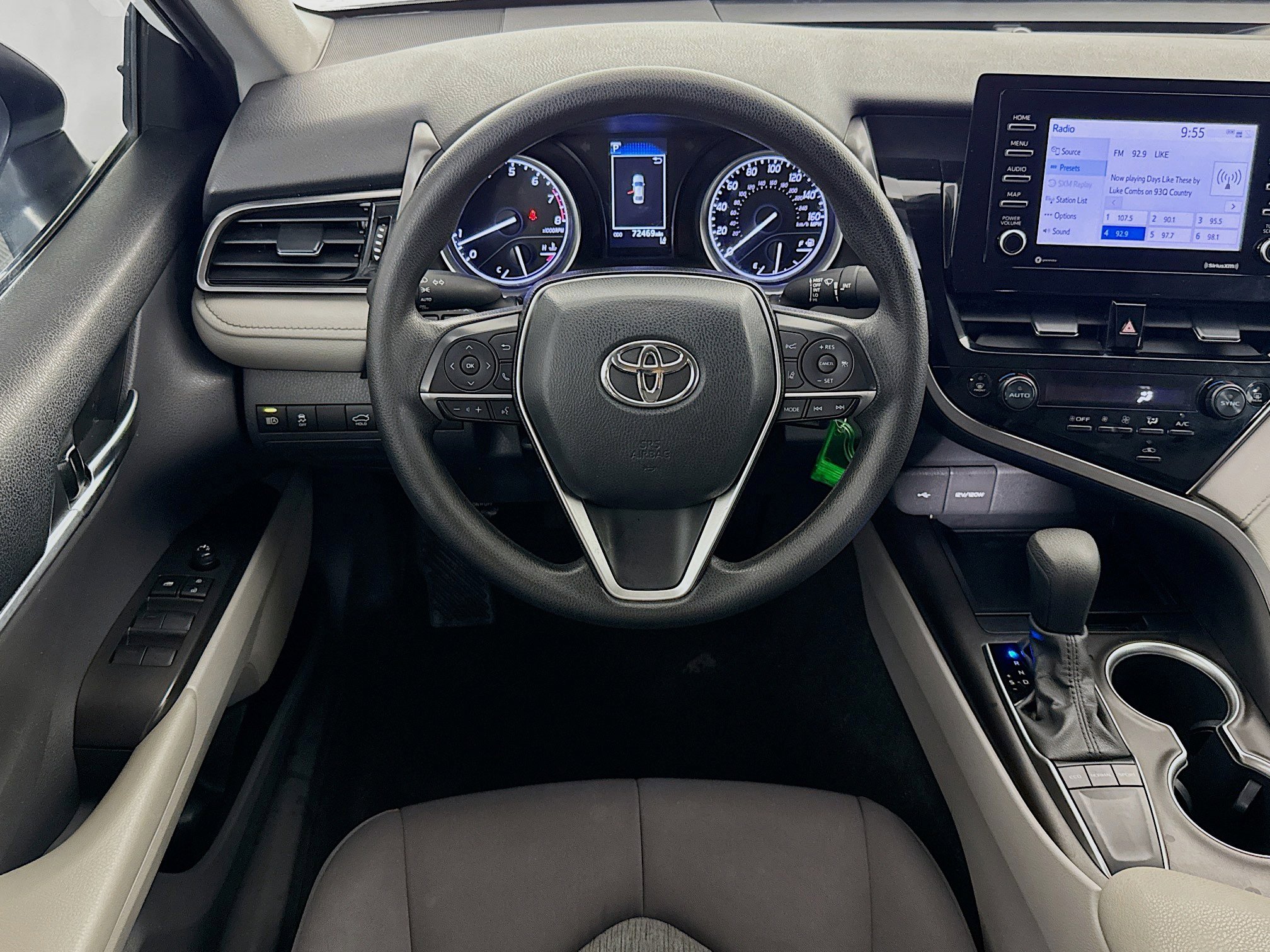 Used 2022 Toyota Camry LE FWD image 16