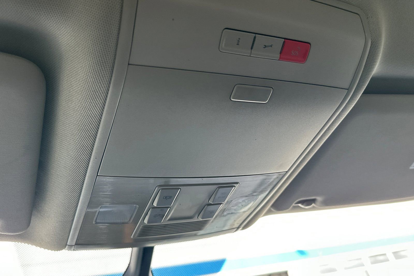 Used 2018 Volkswagen Atlas SE image 35