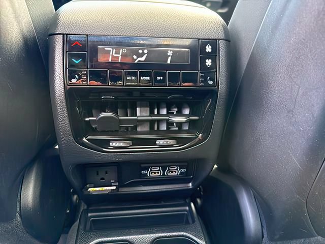 Used 2024 Jeep Grand Cherokee L Limited w/ Black Appearance Package AWD/4WD image 30