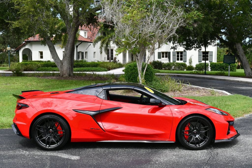 Used 2023 Chevrolet Corvette Z06 w/ Stealth Interior Trim Package RWD image 48