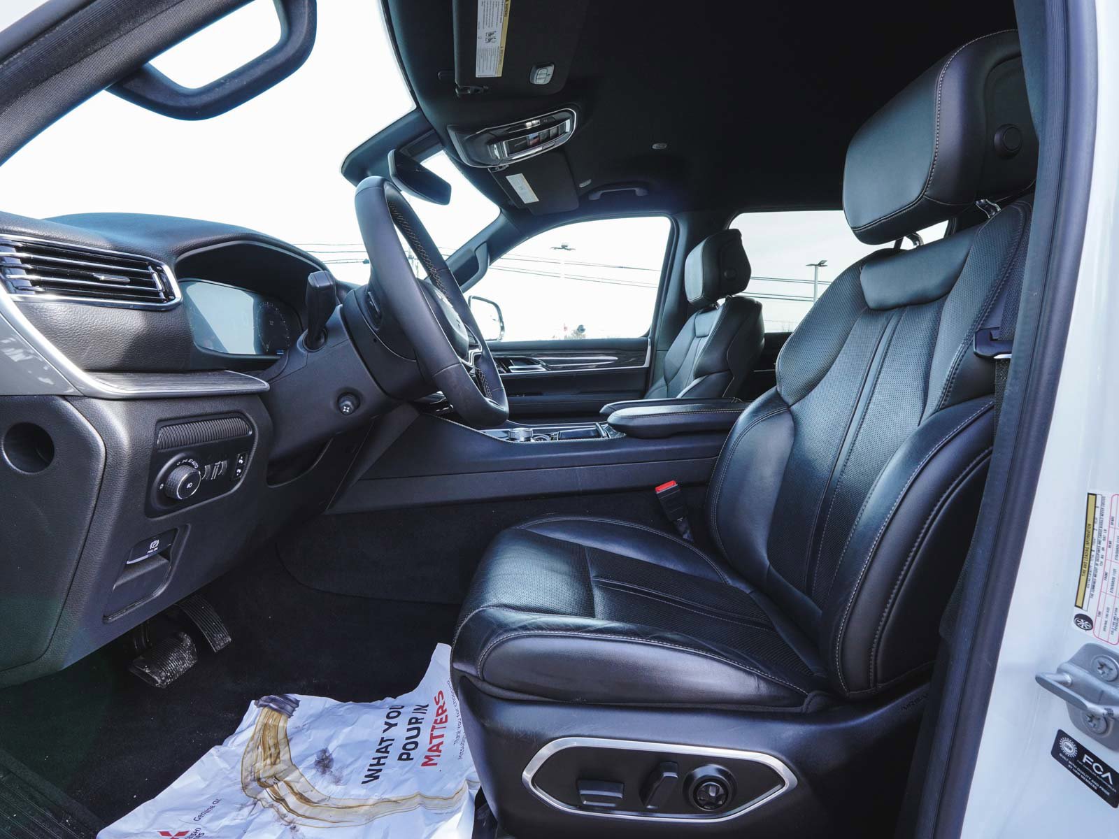 Used 2022 Jeep Wagoneer Series II image 32