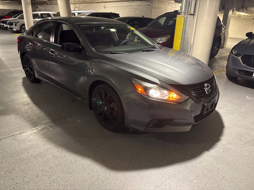 Used 2018 Nissan Altima 2.5 SR w/ SR Midnight Edition FWD image 1