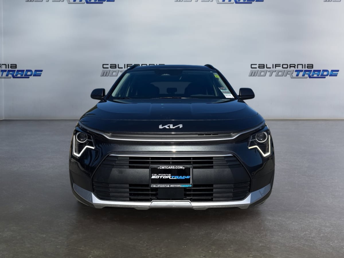 Used 2023 Kia Niro EX image 2
