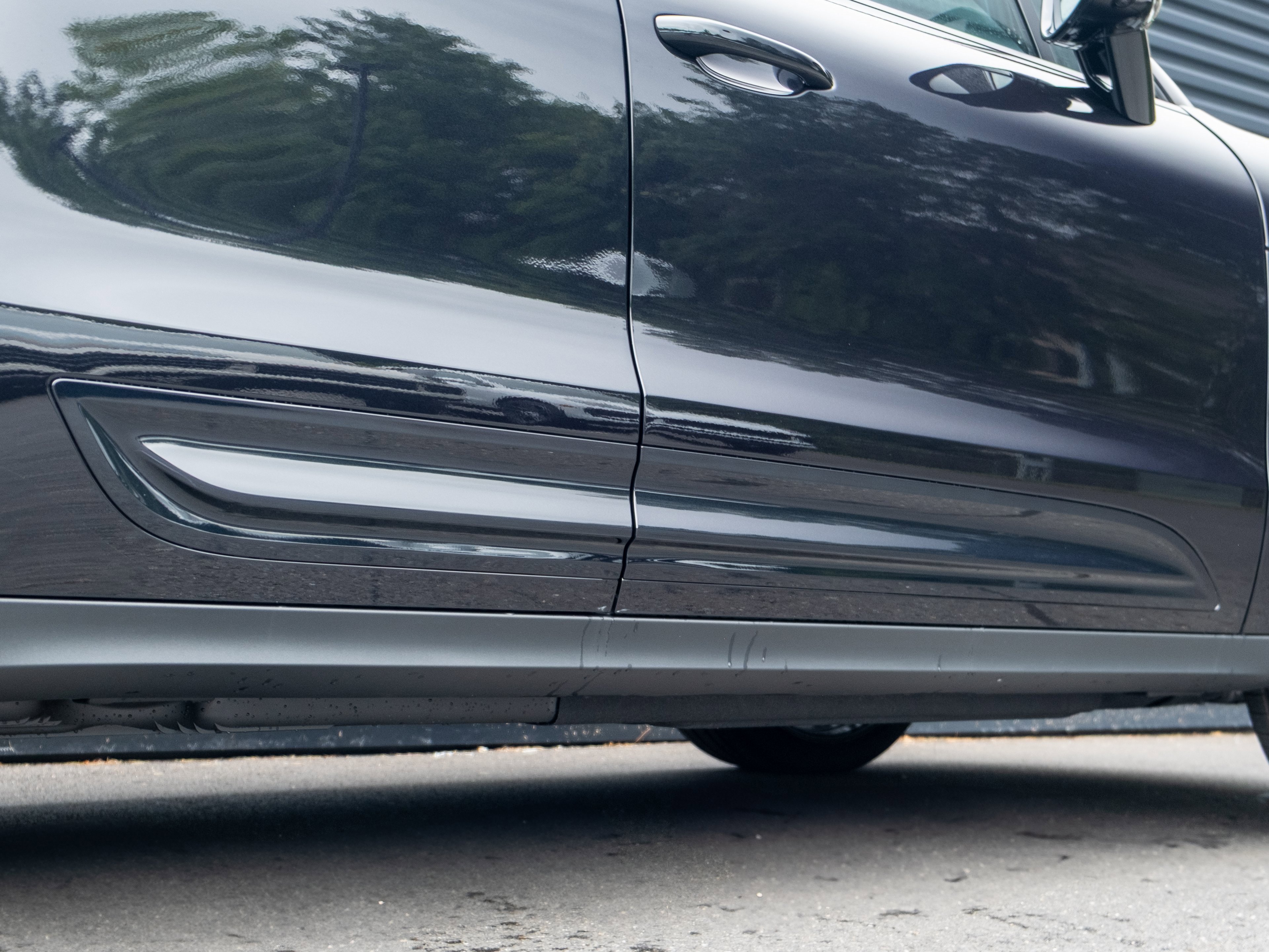 Certified 2025 Porsche Macan image 38