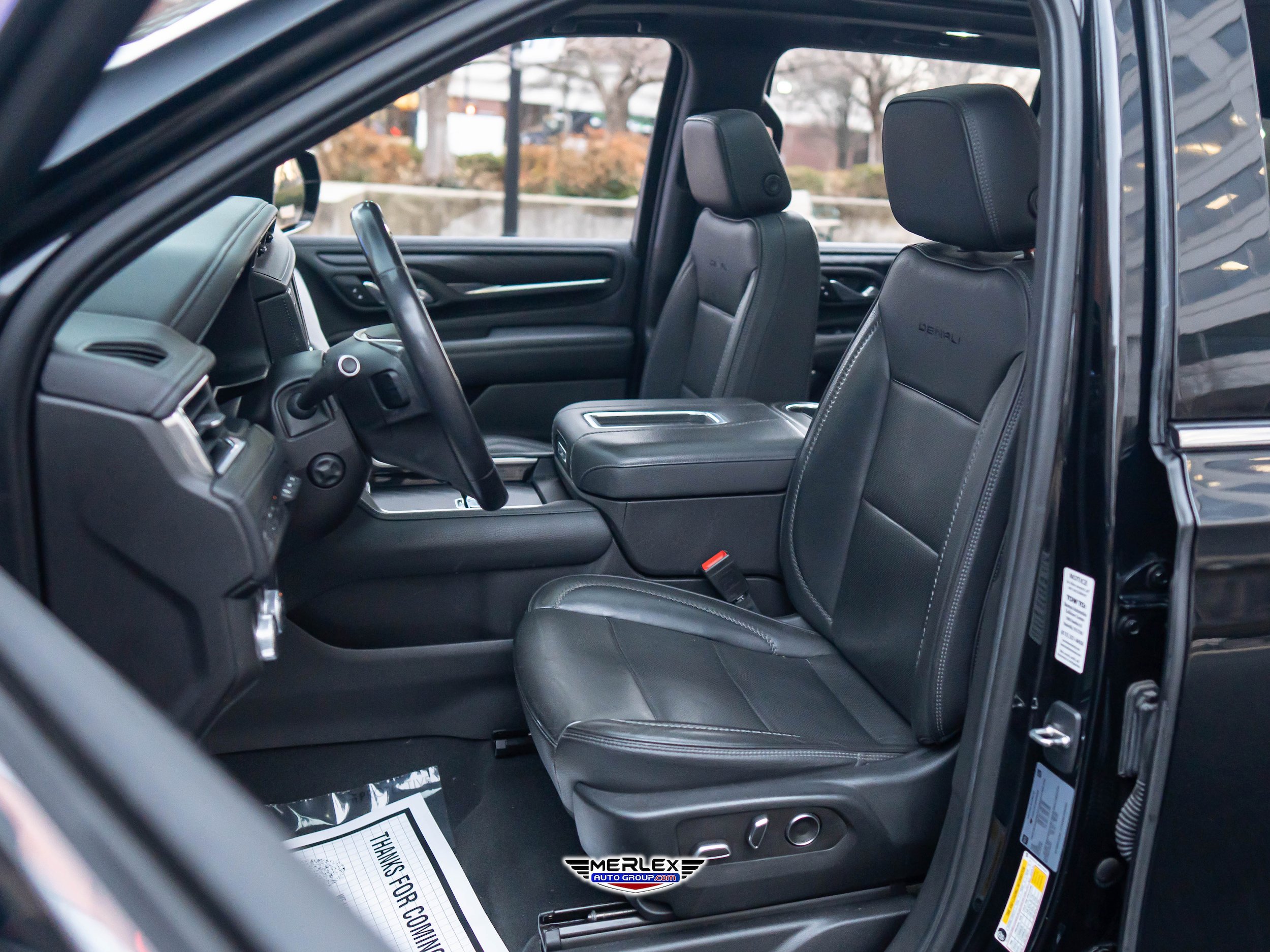 Used 2021 GMC Yukon XL Denali AWD/4WD image 16