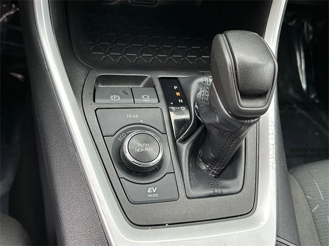 Used 2022 Toyota RAV4 XLE image 24