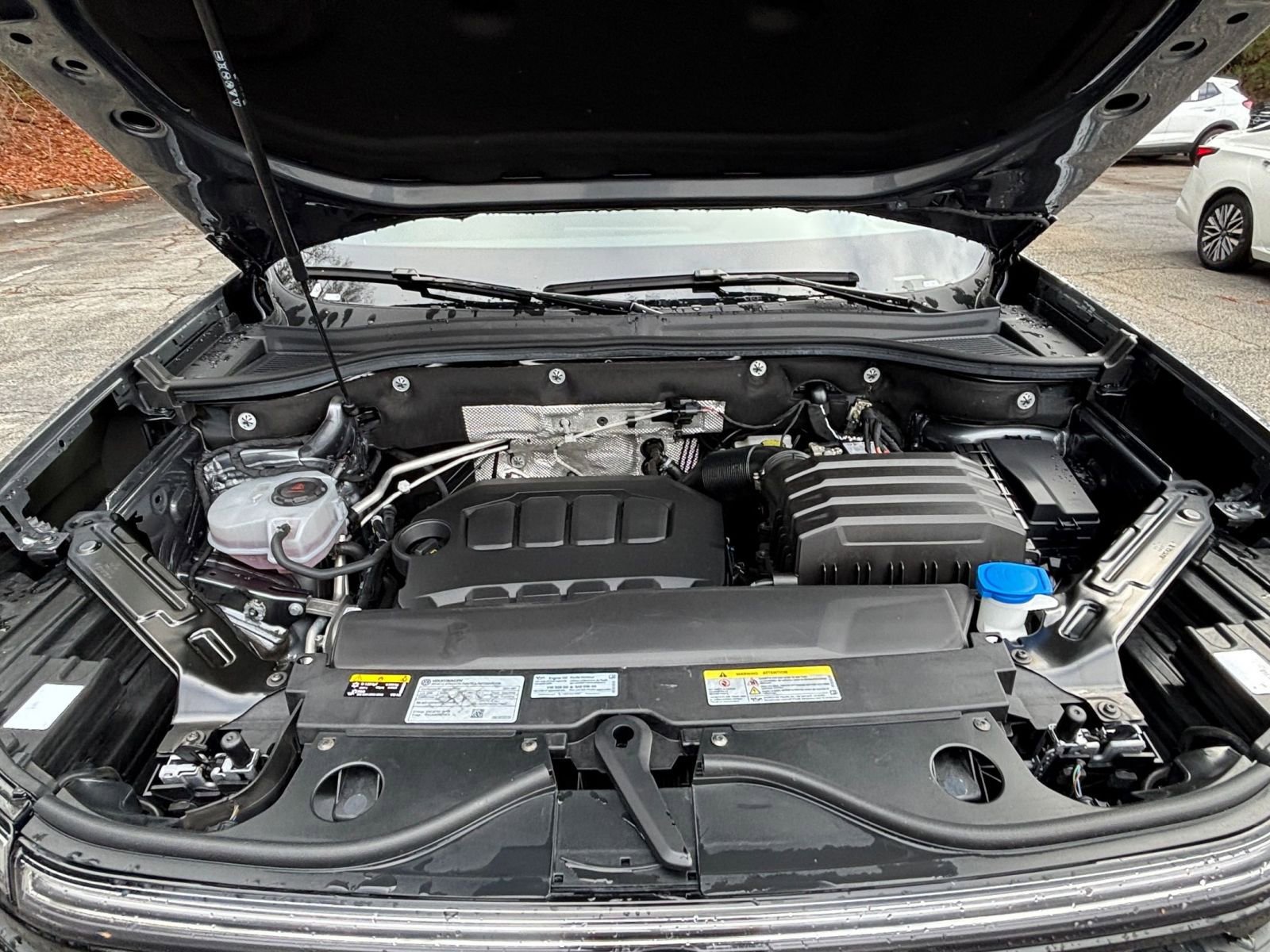 Used 2025 Volkswagen Atlas Cross Sport SE FWD image 34