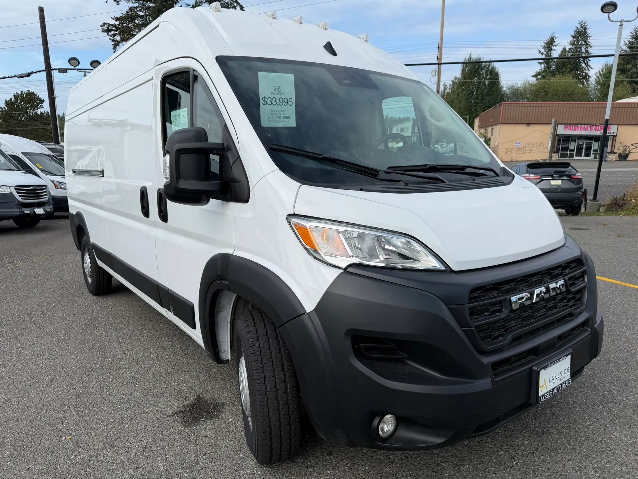 Used 2025 RAM ProMaster 2500 w/ Convenience Group FWD image 3