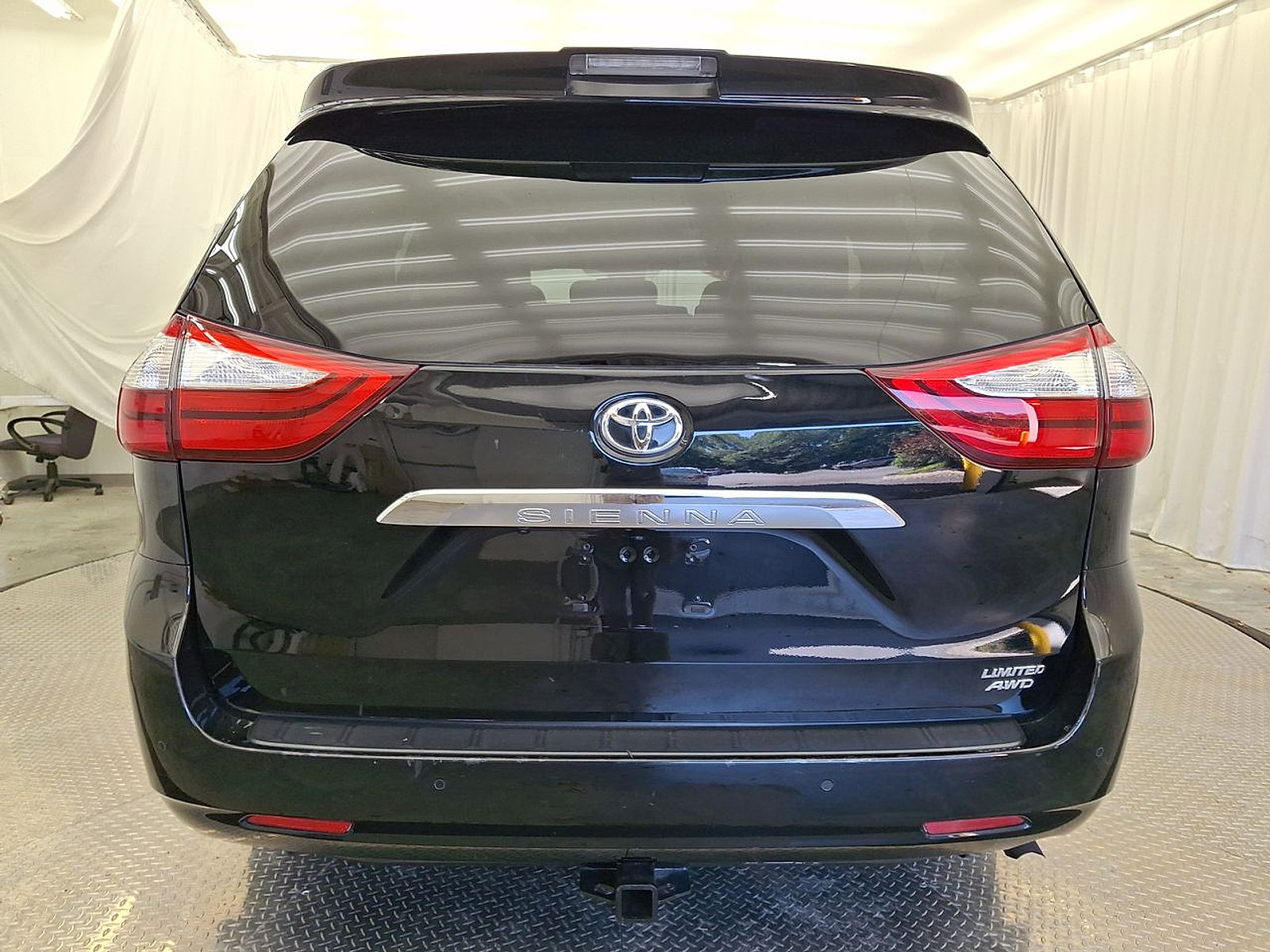 Certified 2019 Toyota Sienna Limited Premium w/ Protection Package AWD/4WD image 27