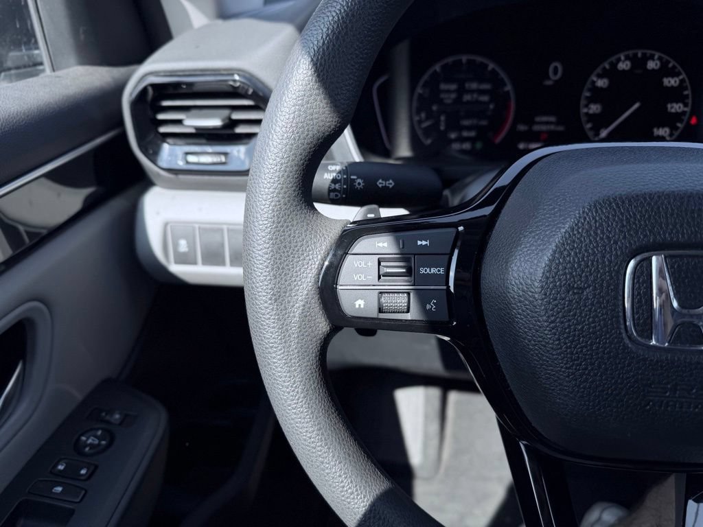 Used 2023 Honda Pilot LX image 29