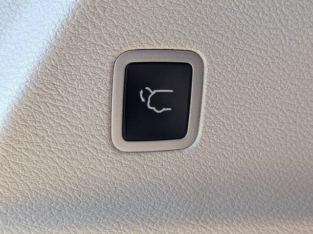 Certified 2022 Chrysler Pacifica Limited AWD/4WD image 34