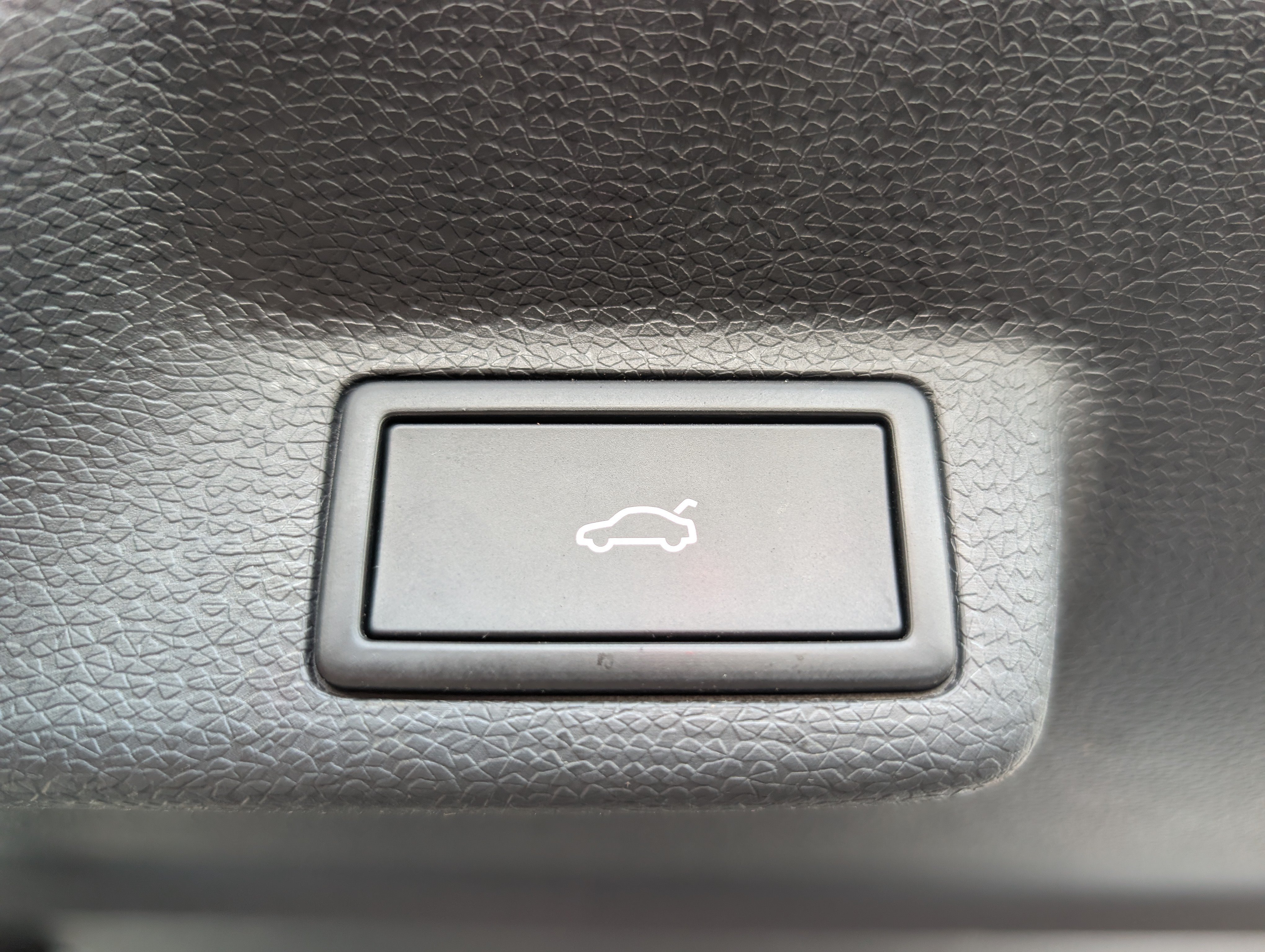 Used 2025 Volkswagen ID. Buzz 1st Edition AWD/4WD image 15