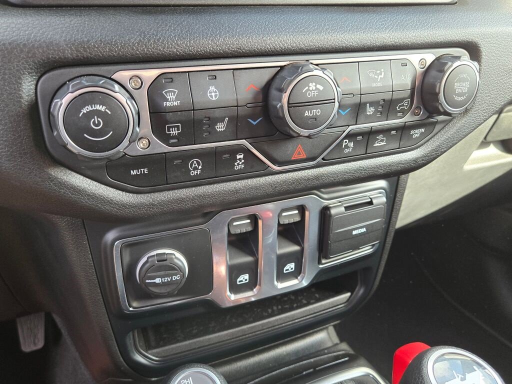 Used 2024 Jeep Wrangler Sport S image 19