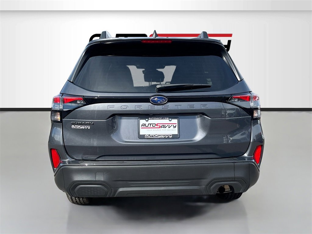 Used 2025 Subaru Forester Premium image 6
