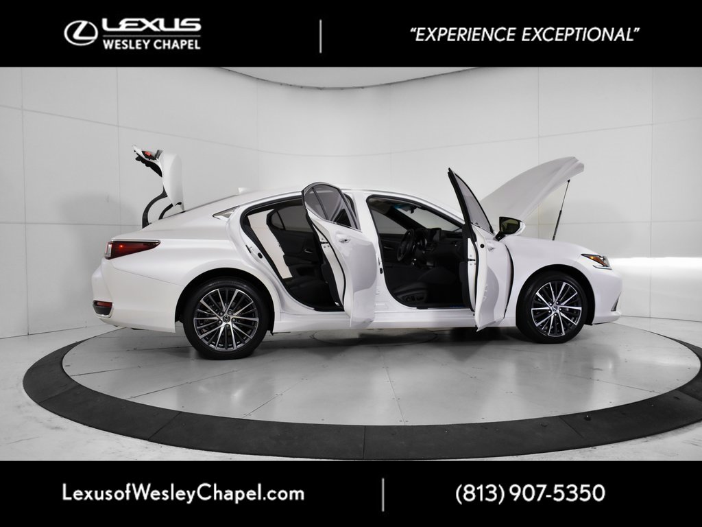 Used 2023 Lexus ES 250 w/ Premium Package image 17