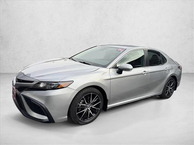 Used 2024 Toyota Camry SE FWD image 1